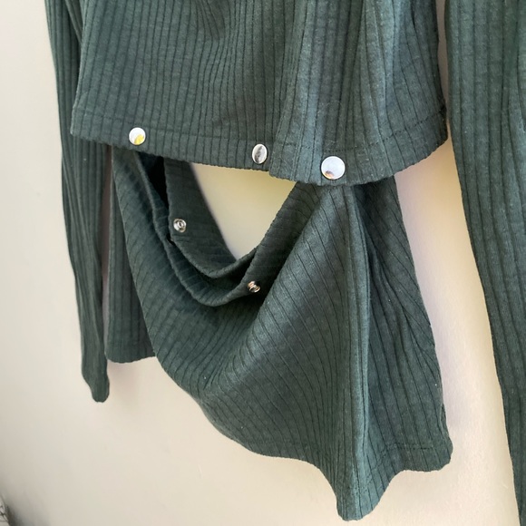 *SALE* 🍓 Guess Forest Green Convertible Sweater // Size M - Picture 4 of 4